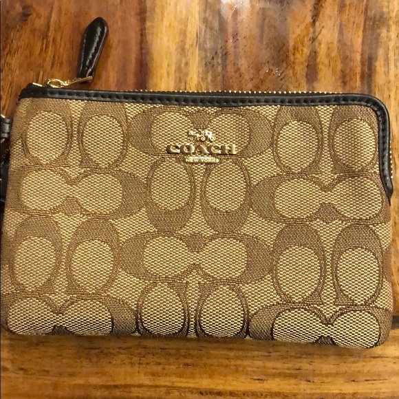Adorable Coach coin purse - Picture 4 of 6